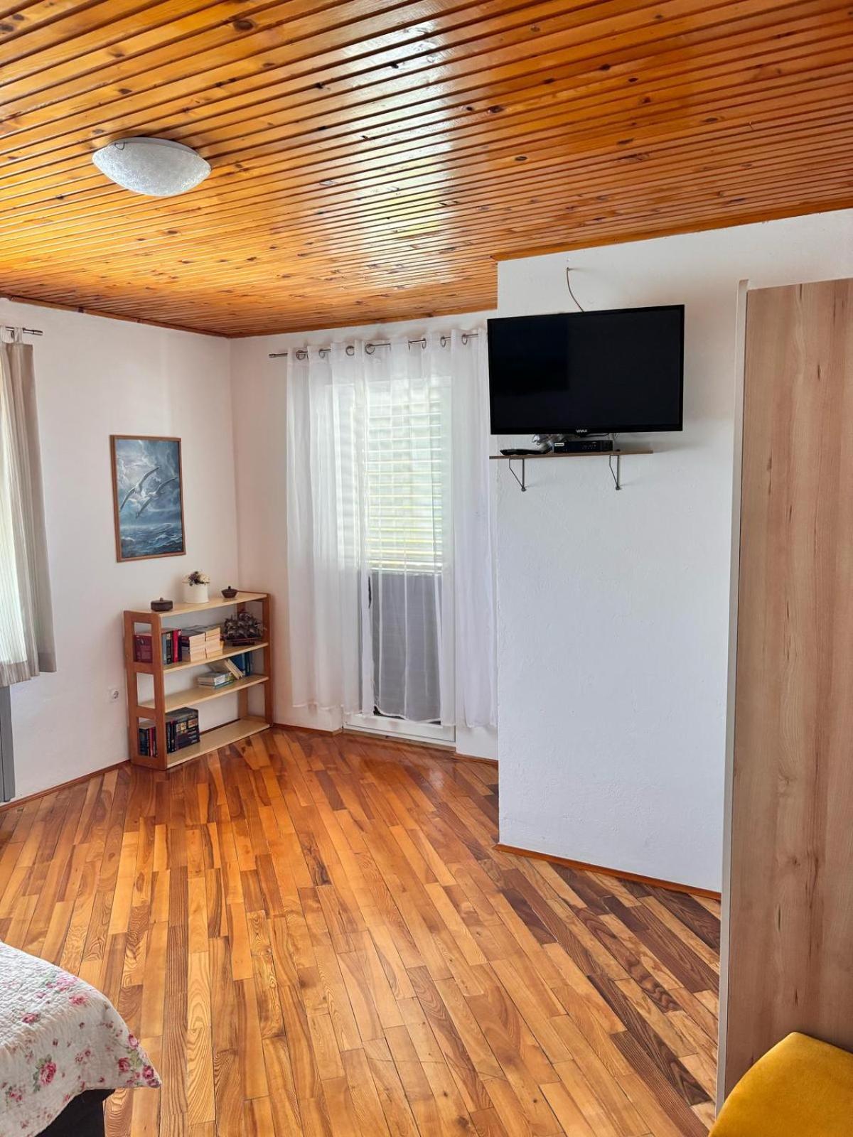 Ruza I Natalija Apartment Karlobag Room photo